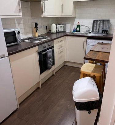 Liverpool Apartment | Modern, Quiet, Sleeps 10, Anfield, Tourists, Liverpool