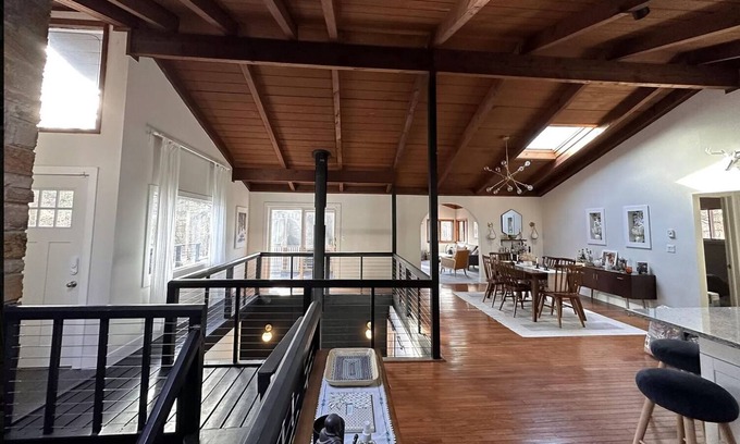 Bushkill House | Modern ranch-style Bushkill home near all 4 season activities. Pet-friendly!