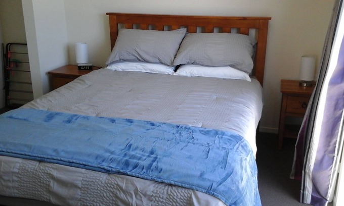 Haumoana Apartment | Modern relaxing beachside studio, put your feet up and feel at home