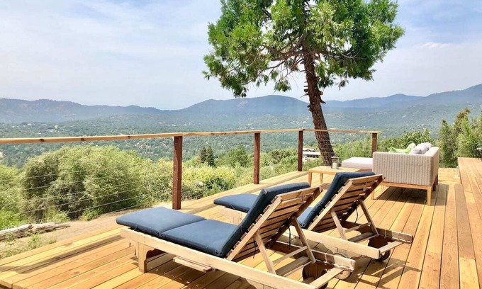 Oakhurst House | Modern remodeled house/amazing views/hot tub/game room