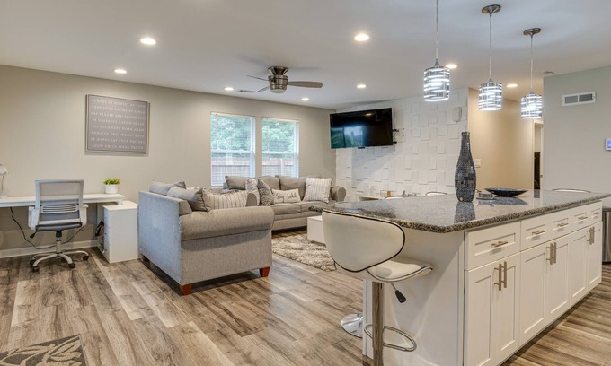 Near Northside House | Modern Residential Home < 3 Mi to Downtown Indy!