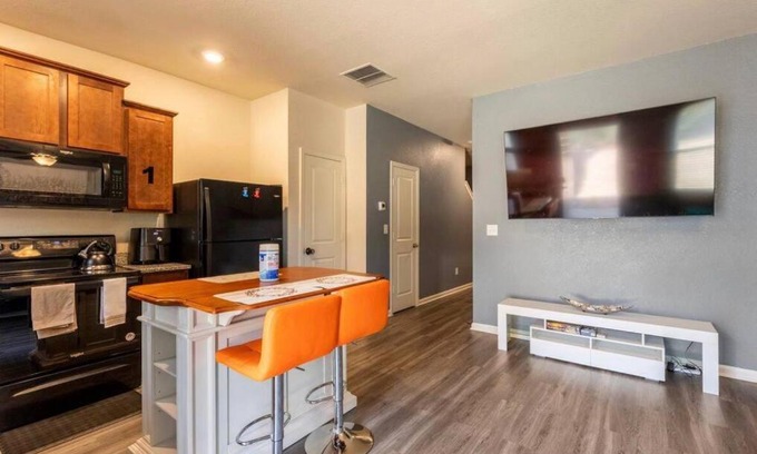 East Point House | Modern Retreat near Hartsfield-Jackson Airport