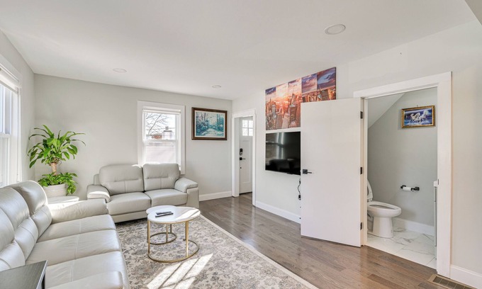 Framingham House | Modern Retreat w/Home Gym: 2 Mi to Natick Mall!