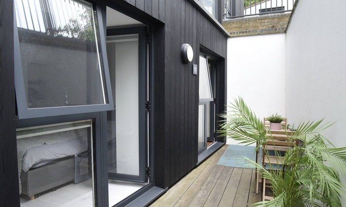 South Richmond Apartment | Modern Richmond Apartment