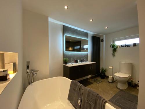 Fairwater House | Modern Room in Cardiff, Wales