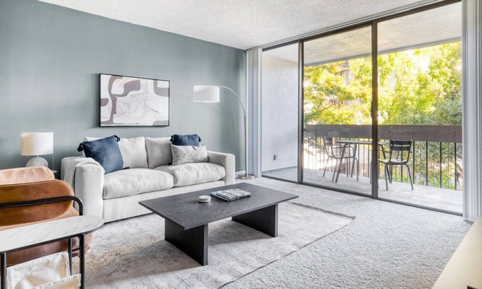 Central San Mateo Apartment | Modern San Mateo 1BR w/ W/D, BBQ & Pool, nr Caltrain, by Blueground