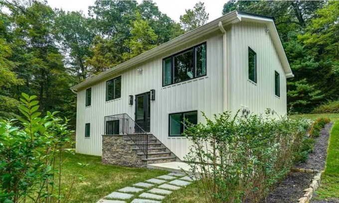 Garrison House | Modern & secluded with a private outdoor hot tub and sauna!