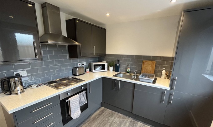 Doncaster Apartment | Modern Serviced Apartment - Near Doncaster City Centre