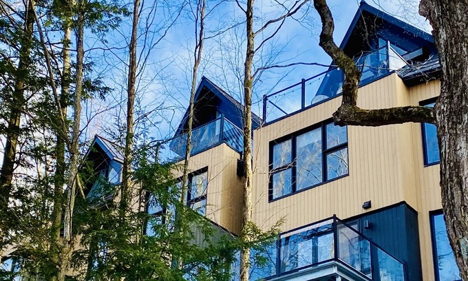 Bromont Condo | Modern Ski Hill Condo in Bromont