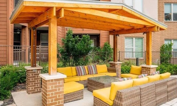 West Congress Apartment | Modern SoCo CozySuites w 2 Pools! #05