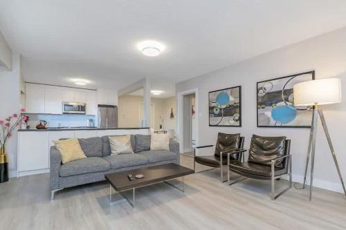 West Vancouver House | Modern Spacious Ocean-view Suite with Private Ent