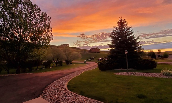 Rapid City House | Modern, spacious property off Wildhorse Drive