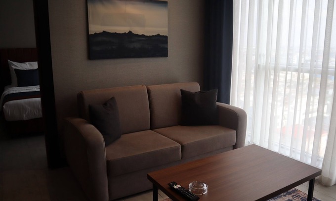 Serifali Mahallesi Bed & Breakfast | Modern, spacious suites. Close to the airport and central areas.