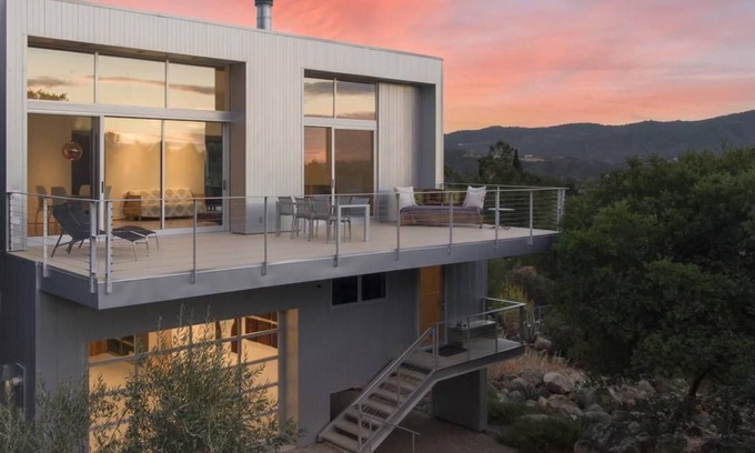 Ojai House | Modern spiritual oasis in East End orange groves
