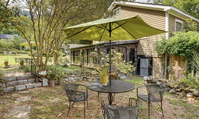 St. Elmo Improvement League House | Modern St. Elmo Cottage - basketball court & fire pits!
