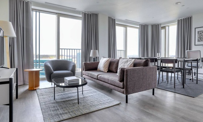 Stratford and New Town Apartment | Modern Stratford 2BR w/Security & Gym, nr Train Station, by Blueground