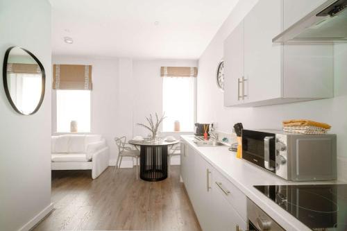 Liverpool Apartment | Modern Studio Apartment in Waterloo Liverpool