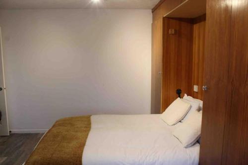 Chatham Apartment | Modern studio apartment with parking
