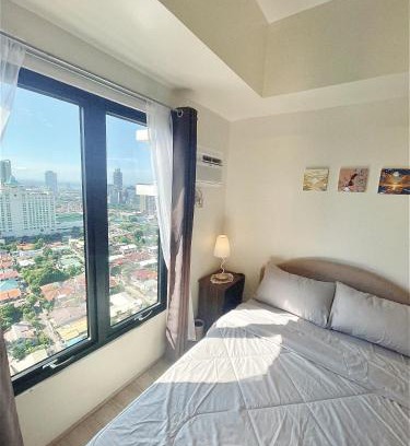 Lahug Apartment | Modern Studio at The Median - Hi speed WIFI, Netflix & Prime, Near IT Park