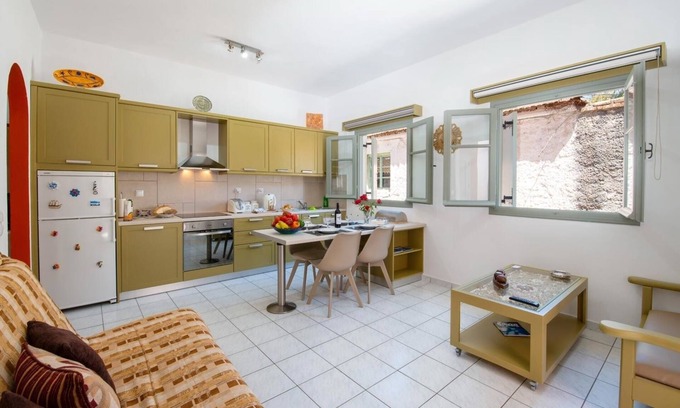 Gaios Apartment | Modern studio in historic Gaios center