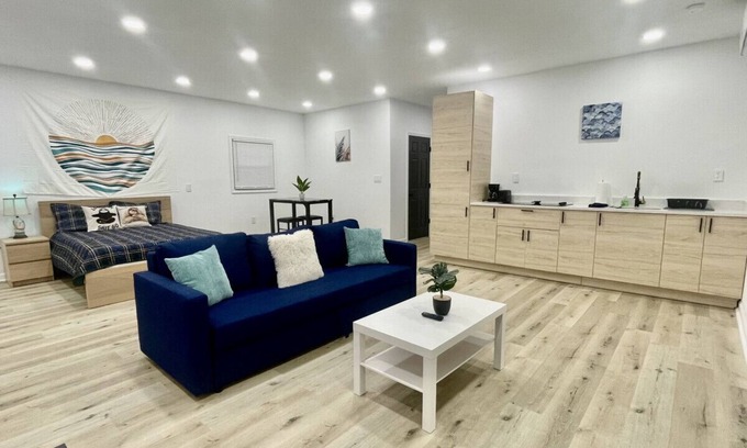 Greensboro House | Modern Studio Near PTI Airport