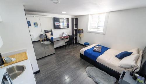 Selly Oak Apartment | Modern Studio next to University of Birmingham