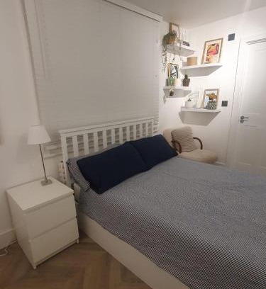 St. Leonard's Apartment | Modern Studio - Streatham Station - 3min walk