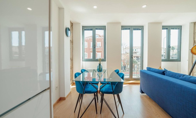 Campanha Apartment | Modern Stylish Apartment I by Vacationy