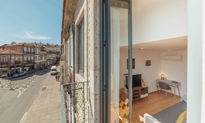 Campanha Apartment | Modern Stylish Apartment II by Vacationy