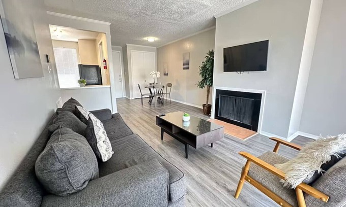 Nassau Bay Apartment | Modern & Stylish Space in Heart of BayArea Houston