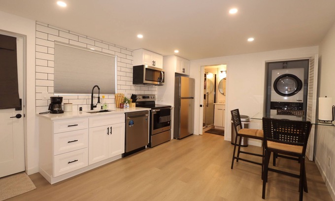 Columbia City Apartment | Modern & stylish studio in Seattle near Downtown, Lumen field, light rail.