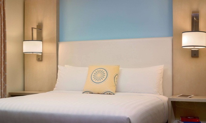 The Galleria Hotel | Modern Suite Stay in Houston's Shopping Hub! Free Parking, Pool & Gym Access!