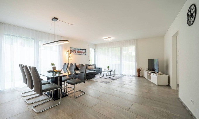 Safenwil Apartment | Modern Swiss Apt - spacious garden + parking