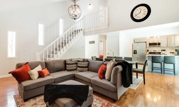 Tobyhanna House | Modern Tobyhanna Home Near Lake Carobeth!
