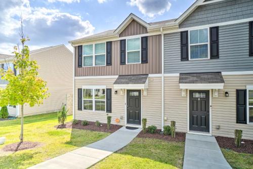 Nashville House | Modern Townhome about 7 Mi to Downtown Nashville!