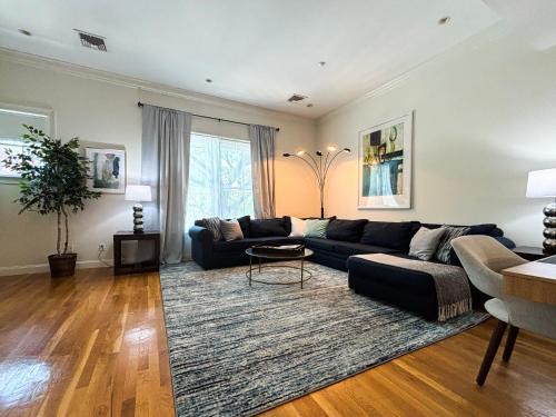 Brookline House | Modern Townhome,boston Vacation,2 Bath,pkg,deck