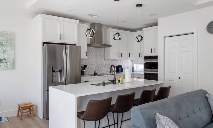 Oak Cliff House | Modern Townhome | Rooftop + Backyard & Garage #2
