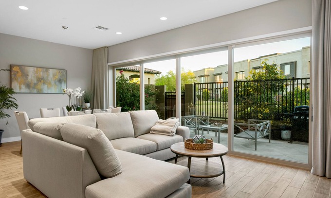North Scottsdale House | Modern townhome with private patio, grill, rooftop deck, on-site pool & gym