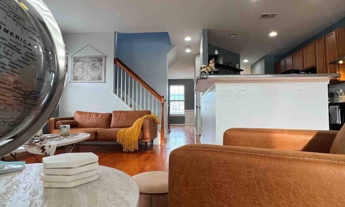 Ladson House | Modern, tranquil townhome 20 minutes from Downtown, Charleston