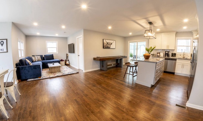 Wanamassa House | Modern & Turnkey 4BR - Resort Backyard & Perfect Location! Monthly Rental