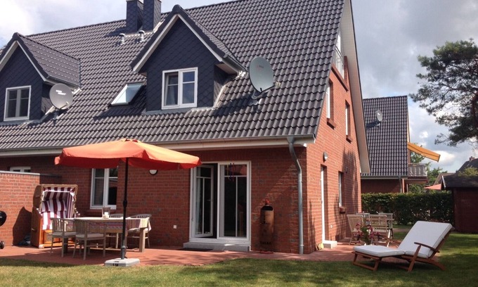St. Peter-Ording House | Modern vacation home with 129 m² and luxury furnishings in a good location in the village