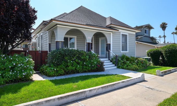 Ventura House | Modern Victorian Home Walking Distance To Ventura Pier and Downtown Restaurants