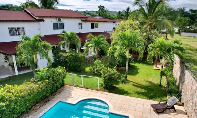 El Callejon Condo | Modern Villa by Playa Bonita/Gated Pool/Hammock/Air Conditioned/Outdoor Dining