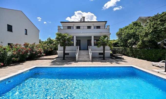 Porat Villa | Modern Villa Christian with pool and sauna