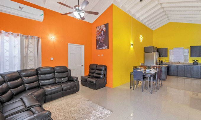 Mammee Bay Villa | Modern Villa/Fully AC/Gated 24/7 Security, 5-10 mins to Attractions/Ocho Rios