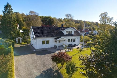 Lundby Villa | Modern villa near city & nature