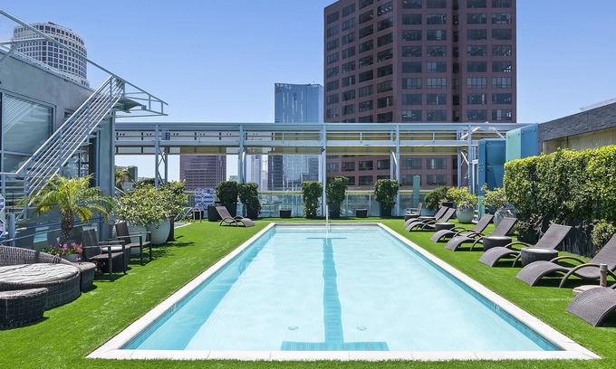 City West Apartment | Modern Wilshire Blvd 2Bed Apt