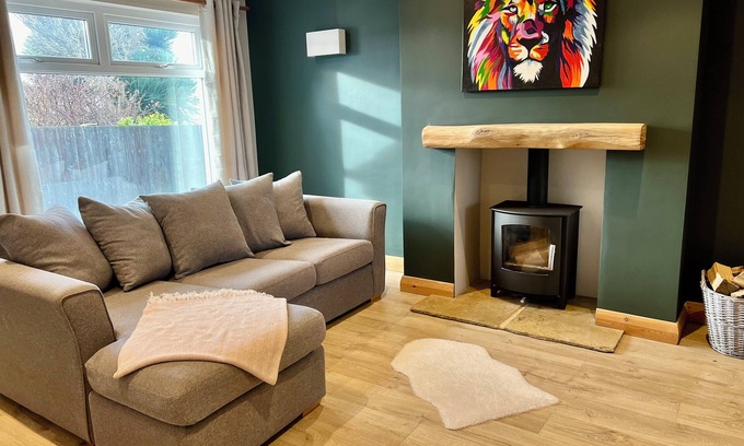 Marcross House | Modern yet rustic home with sea view!