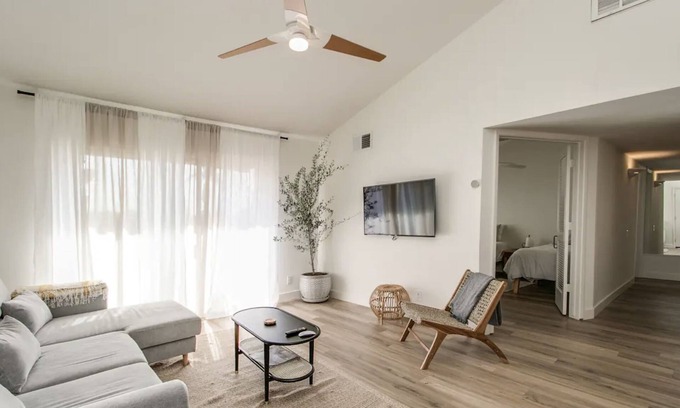 Village Grove Condo | Modern + Zen 3BD Condo with Heated Pool + Amenities