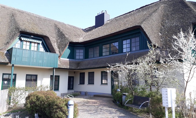 Wieck auf dem Darss Apartment | Moderne Ferienwohnung "auerhahn" mit Boddenblick für 3 Personen